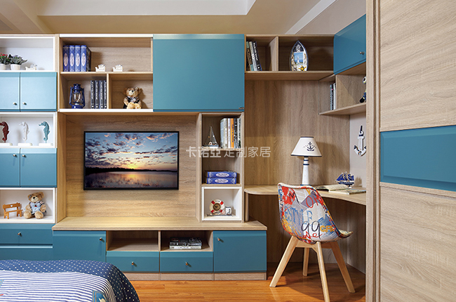 兒童書桌怎么定制？兒童書桌定制注意事項有哪些？