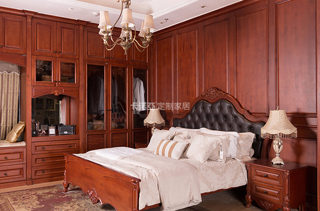 哪個牌子的定制衣柜是實木？定制實木衣柜的知名品牌介紹