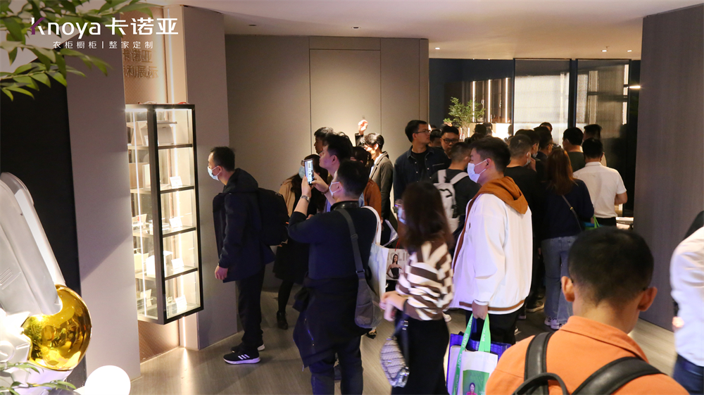 卡諾亞“四驅(qū)”并進(jìn)亮相廣州定制家居展 卡諾亞“四驅(qū)”并進(jìn)亮相廣州定制家居展